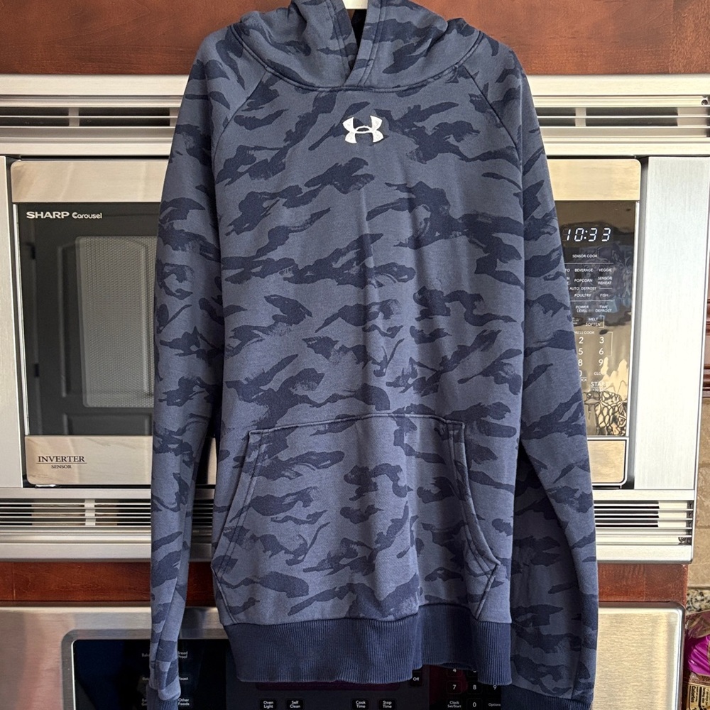 Youth Large Under Armour hoodie